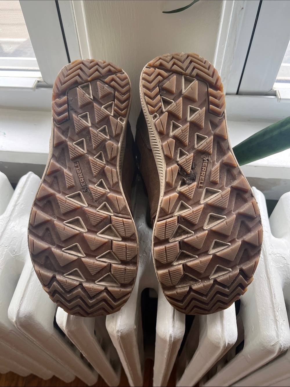 Merrell Hiking Boots- Kids - Picture 4 of 4